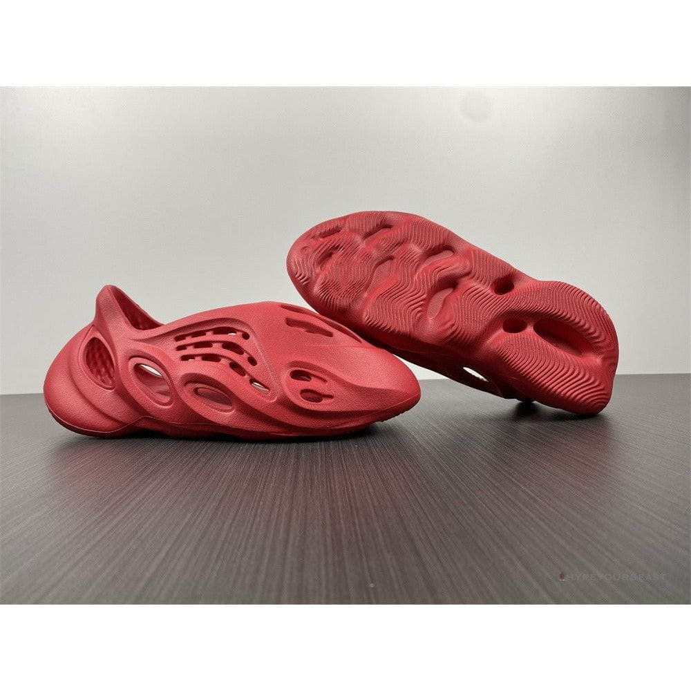 Yeezy Foam RNNR Vermillion Red