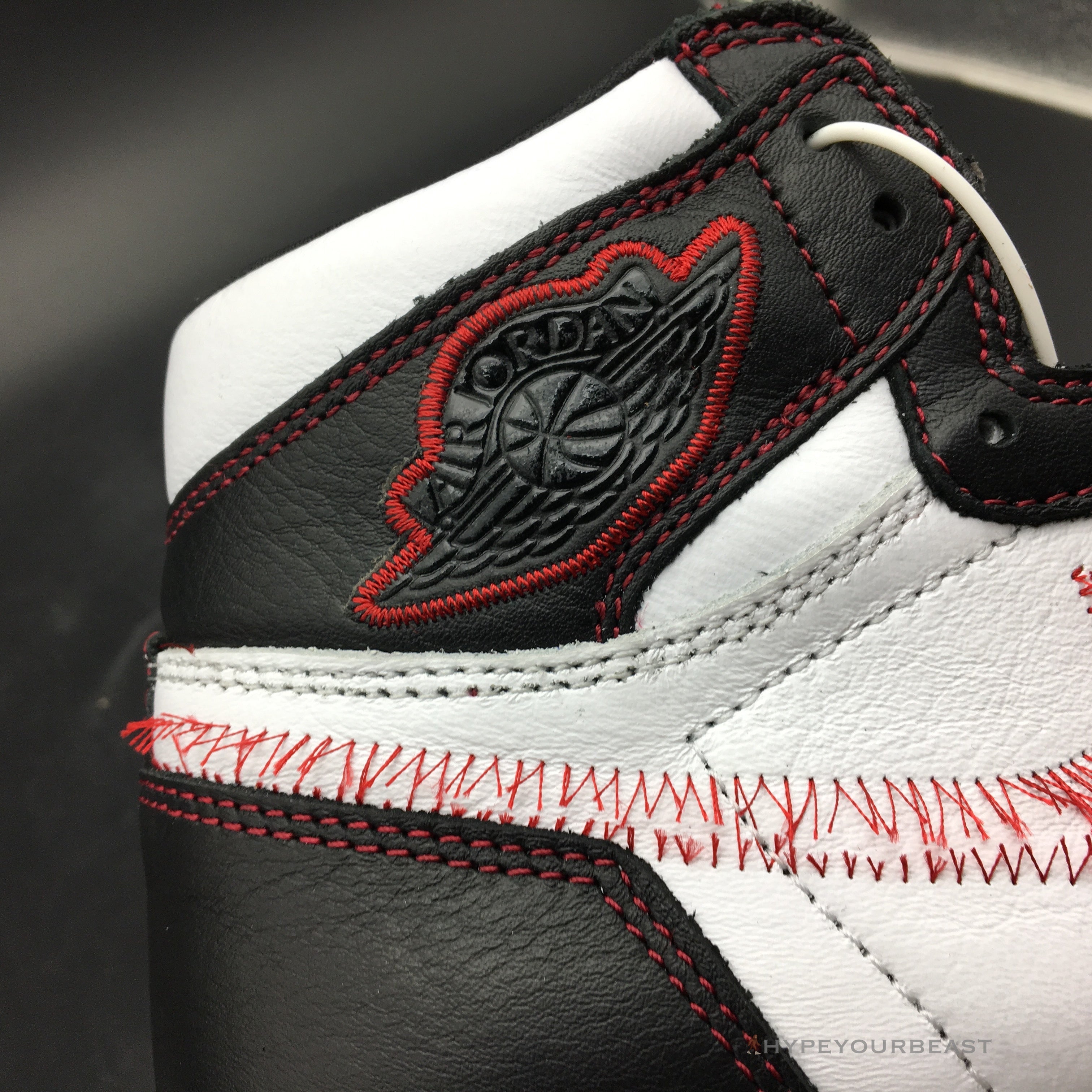 Air Jordan 1 Retro High Defiant White Retro Red