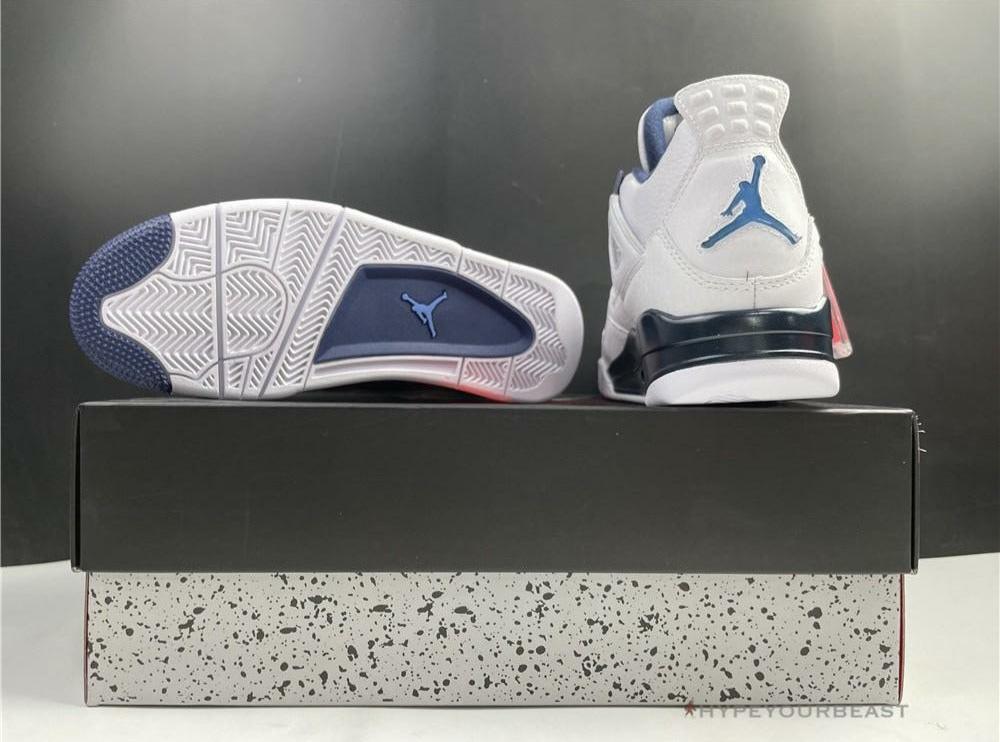 Air Jordan 4 'Columbia'