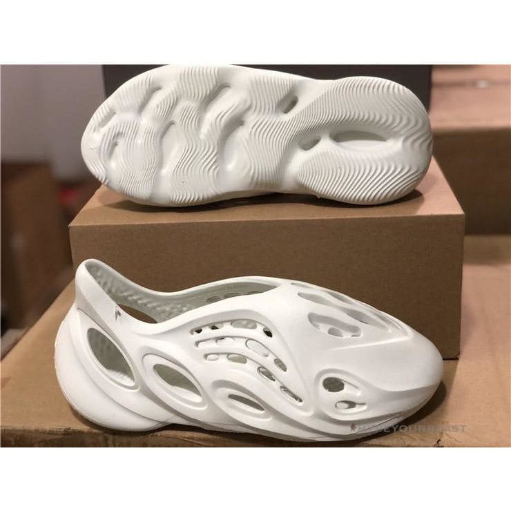 Yeezy Foam RNNR Sand White