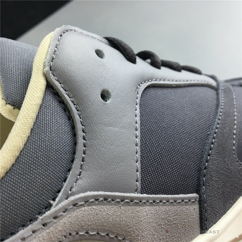 Adidas Yeezy Boost 700 Magnet