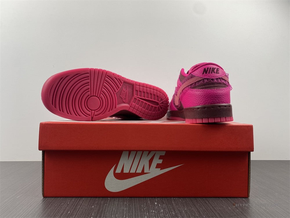 Nike Dunk Low Valentine’s Day purchases Size 12.5 / Brand New