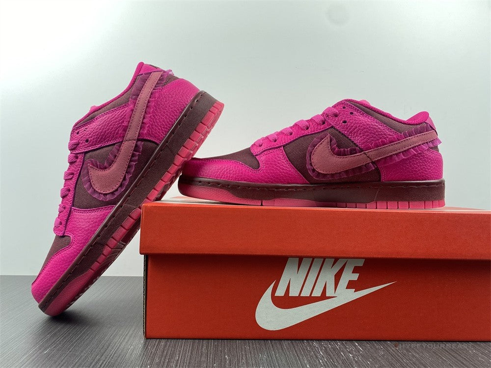 Nike Dunk Low Valentines Day (2022)