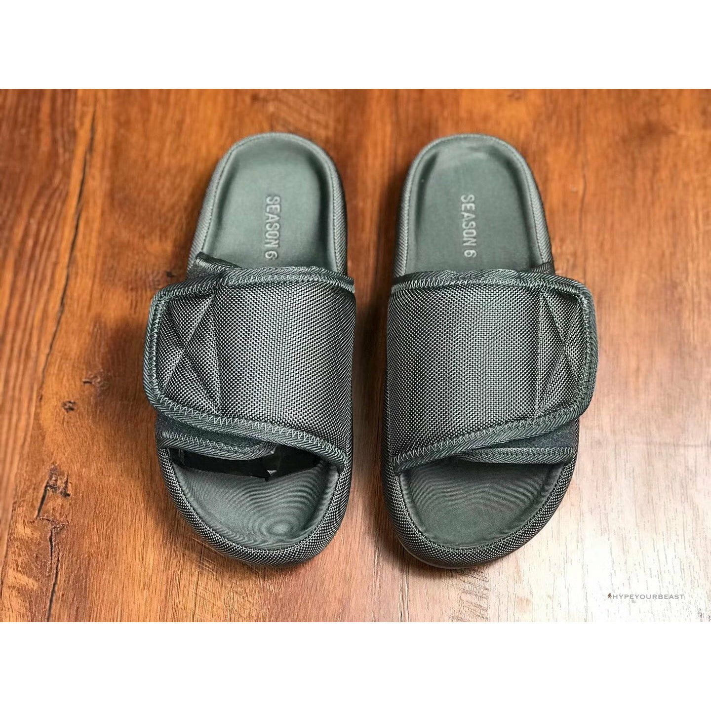 Yeezy Season 6 Slide Black