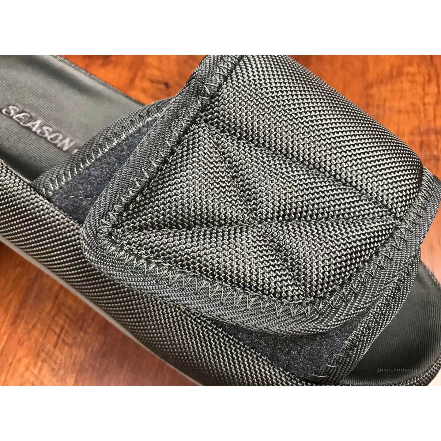 Yeezy Season 6 Slide Black