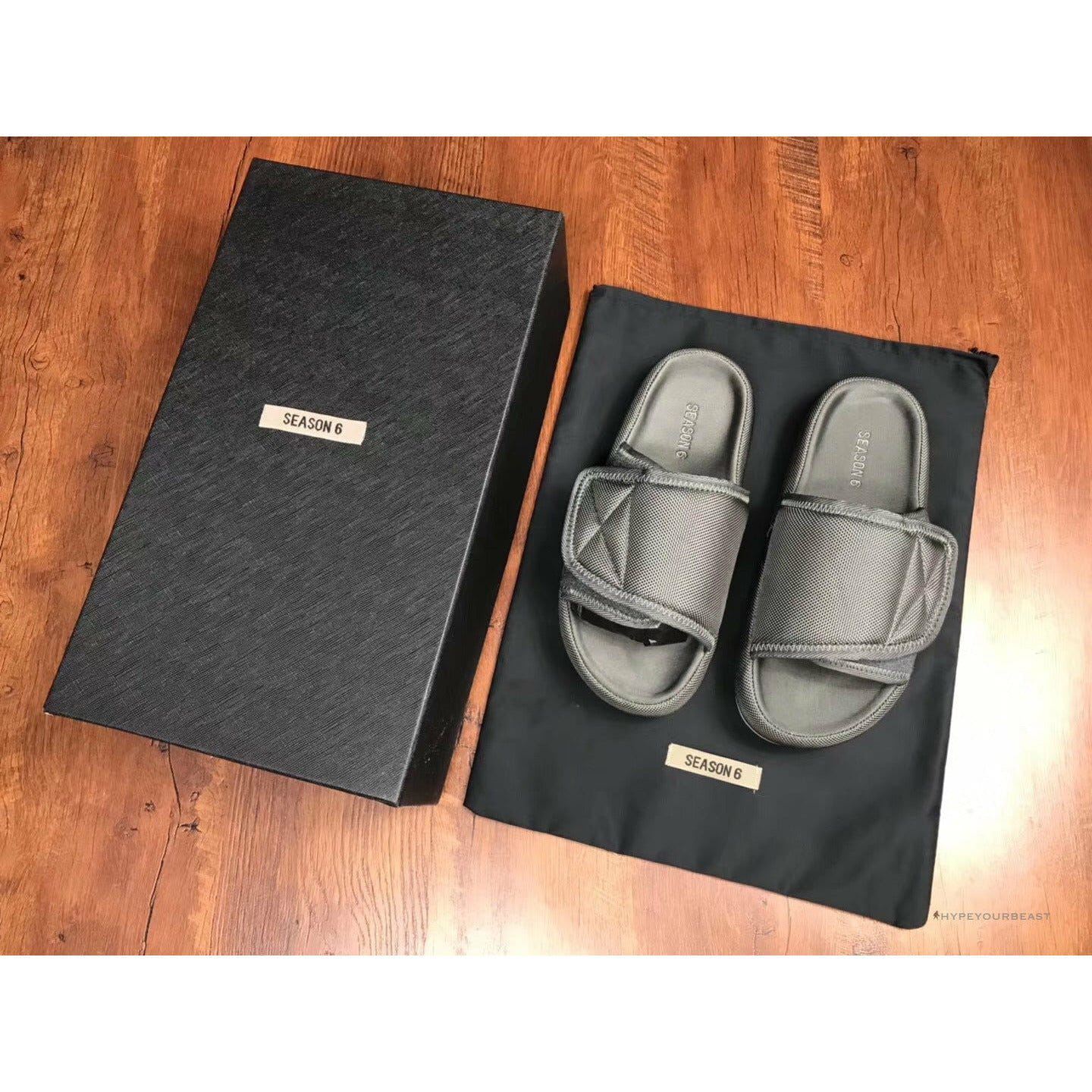 Yeezy Season 6 Slide Black