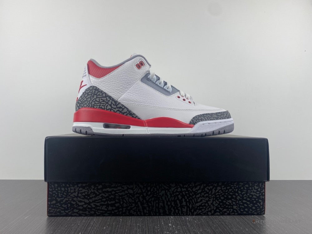 Air Jordan 3 'Fire Red'