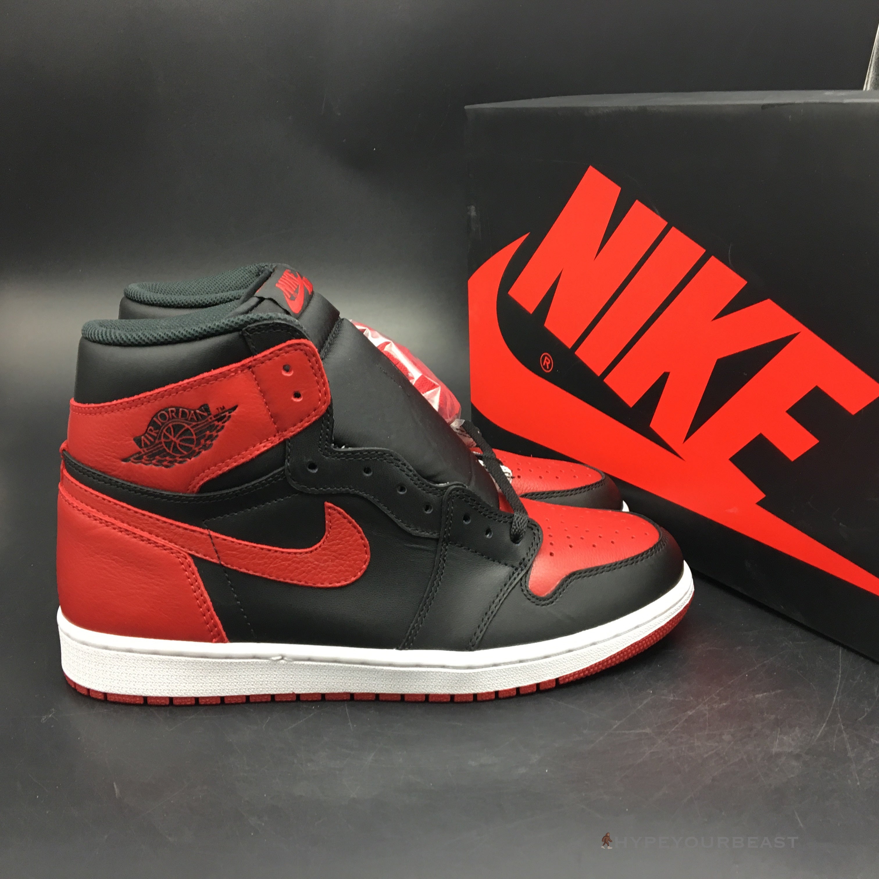 Air Jordan 1 High 'Satin' Banned