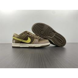 Undefeated x Nike Dunk Low SP 'Canteen'