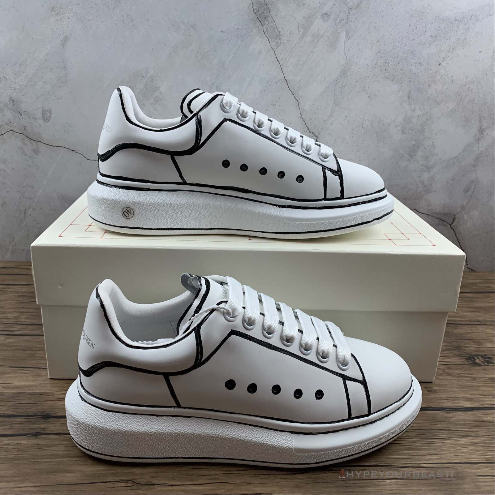 Alexander McQueen White / Black Outline