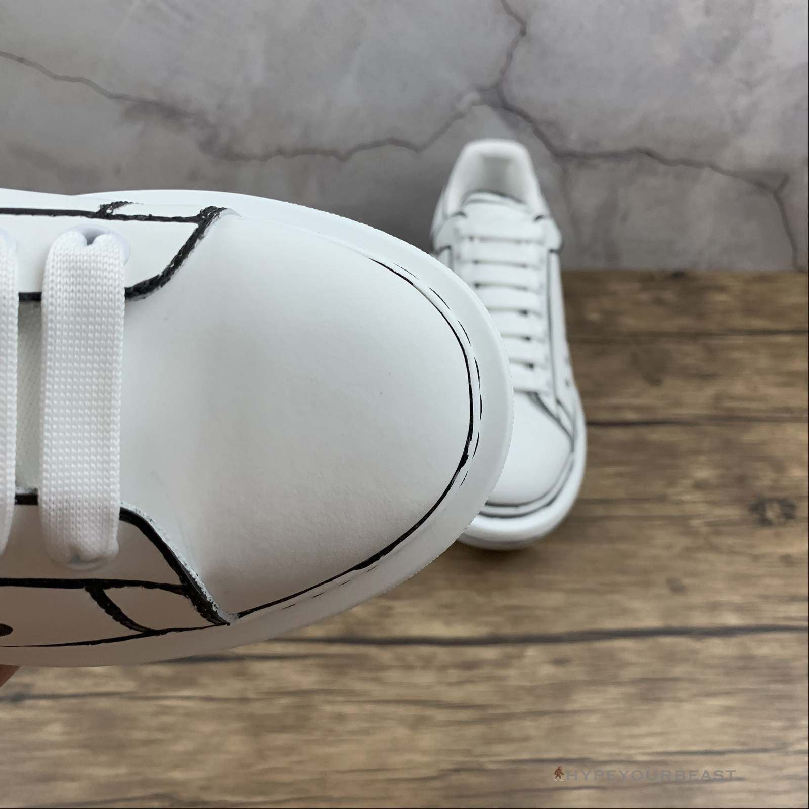 Alexander McQueen White / Black Outline