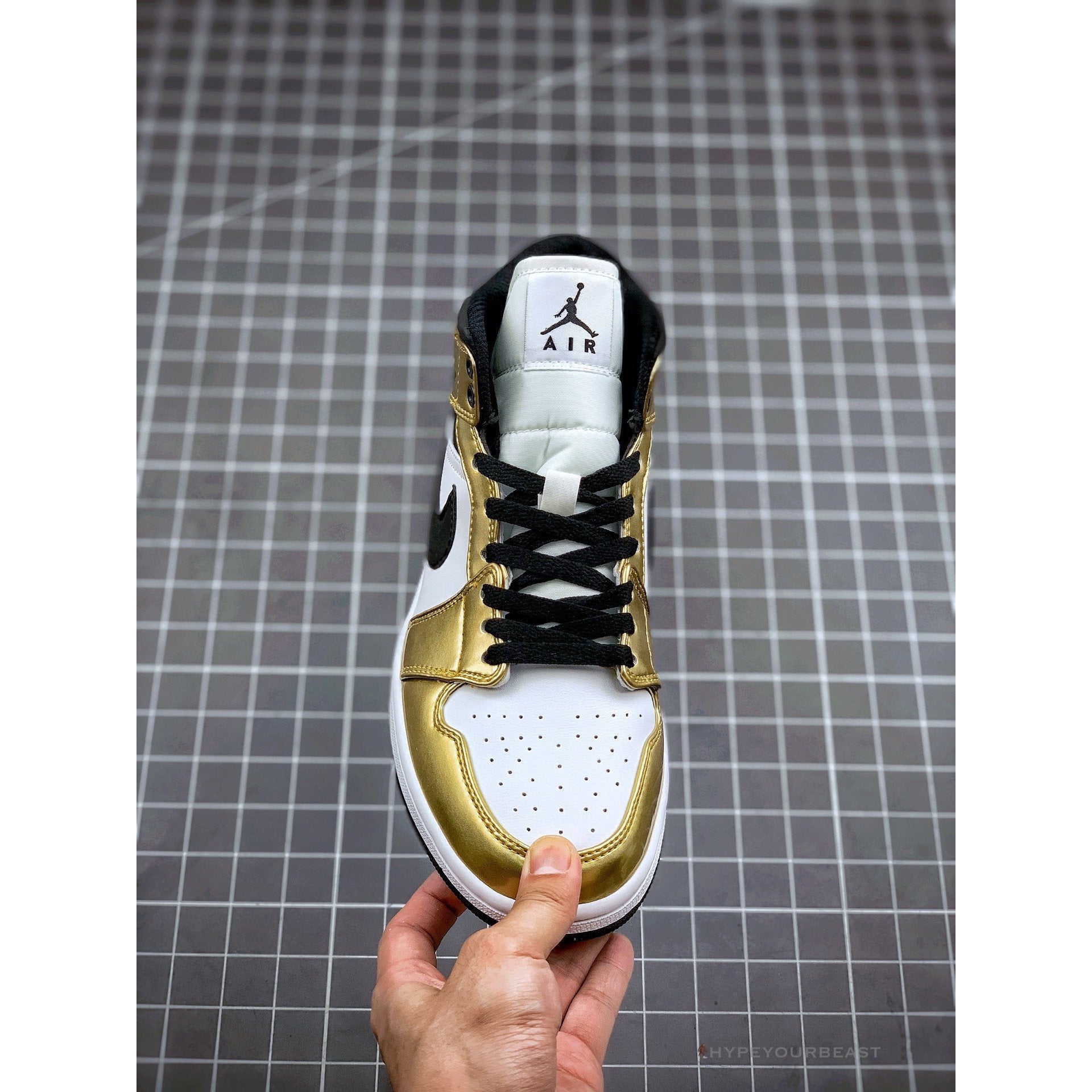 Air Jordan 1 Mid 'Metallic Gold'