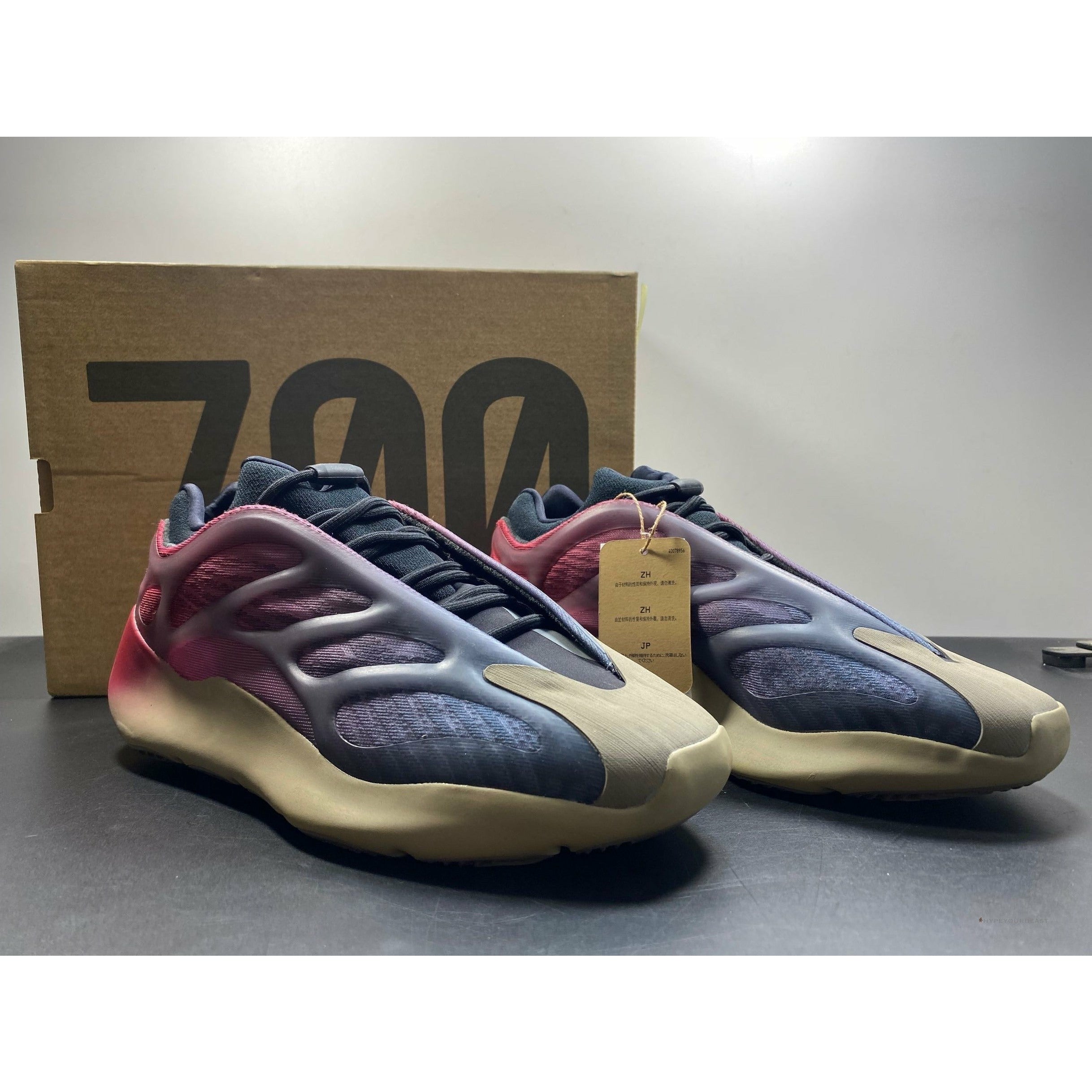Adidas Yeezy 700 V3 'Fade Carbon'