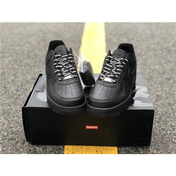 Nike Air Force 1 Low Supreme Black