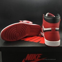 Air Jordan 1 Retro High OG 'Chicago'