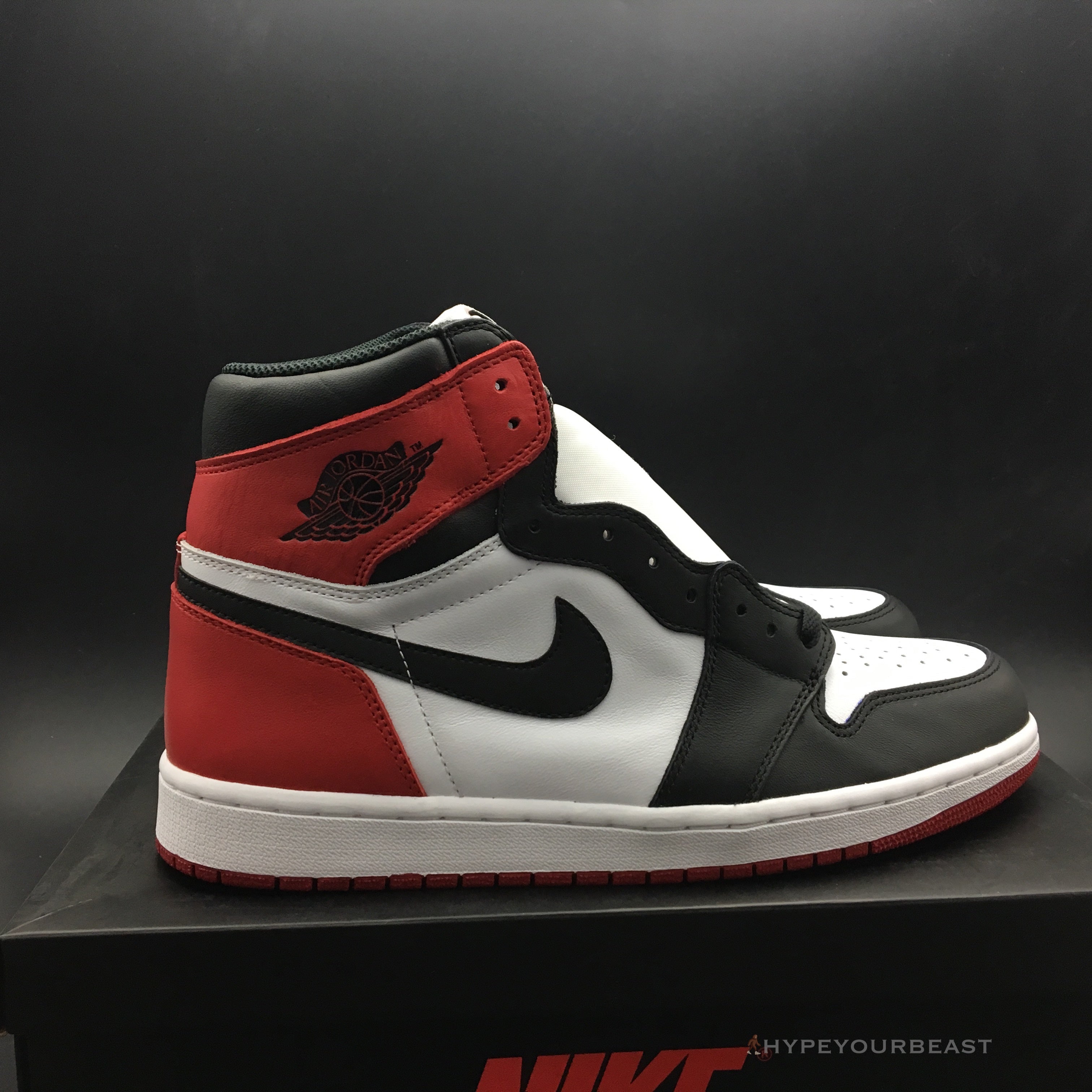 Air Jordan 1 High 'Satin Black Toe'