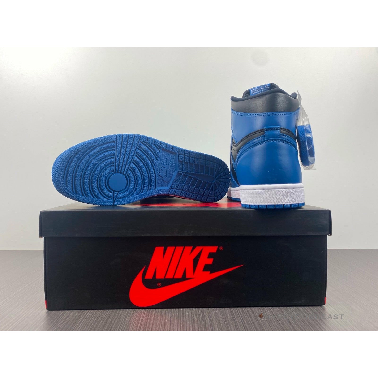 Air Jordan 1 Retro High OG 'Dark Marina Blue'